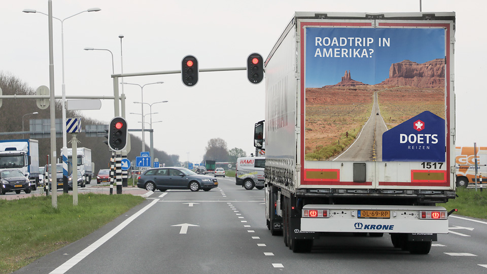 Altermedia Doets Reizen vrachtwagenreclame Trailerreclame Truck Advertising