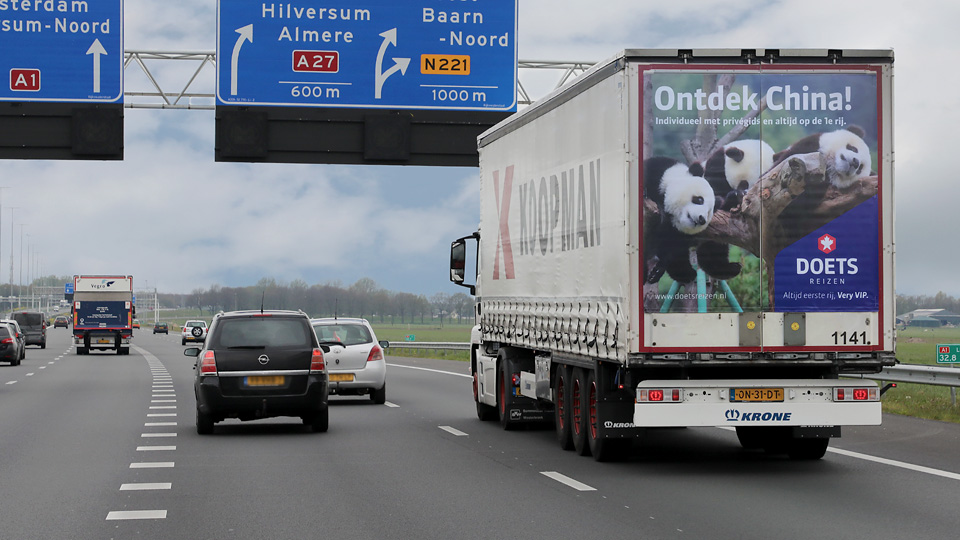 Altermedia Doets Reizen vrachtwagenreclame Trailerreclame Truck Advertising