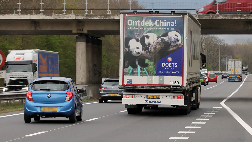 Altermedia Doets Reizen vrachtwagenreclame Trailerreclame Truck Advertising