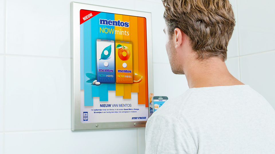 Altermedia Perfettie van Melle Mentos Toiletreclame WCreclame Toiletmedia Washroom media