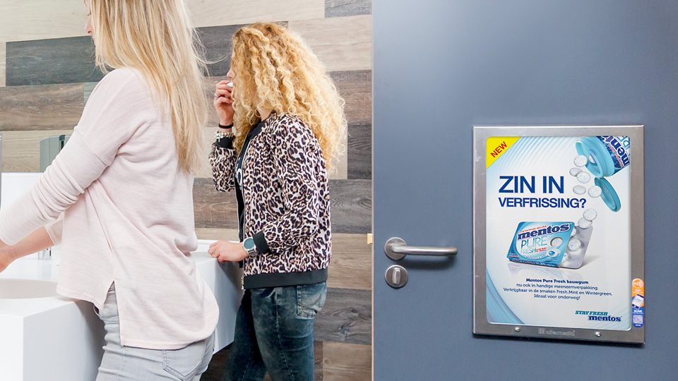 Altermedia Perfettie van Melle Mentos Toiletreclame WCreclame Toiletmedia Washroom media