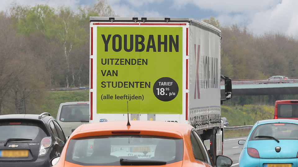 Altermedia ConneYoubahnYoubahnion Cabster Schiphel Henel Shuttle NaYoubahnireclame