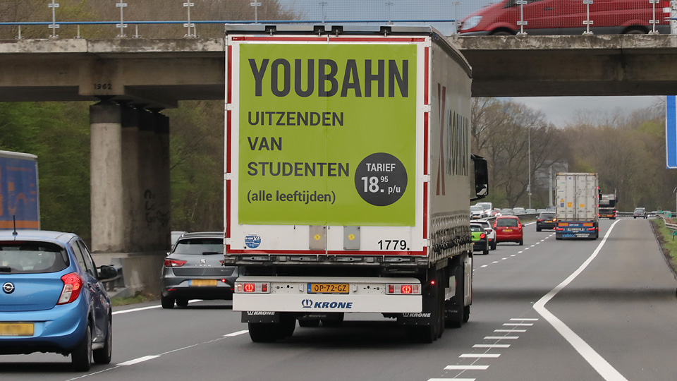 Altermedia ConneYoubahnYoubahnion Cabster Schiphel Henel Shuttle NaYoubahnireclame