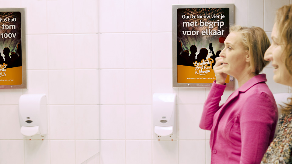 Altermedia Gemeente Enschede WCreclame toiletmedia Washroom media