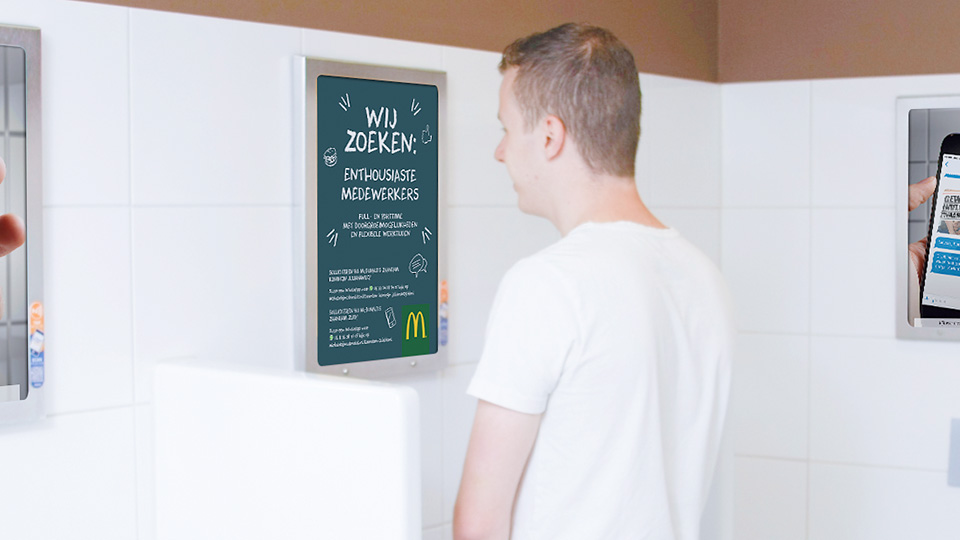 Altermedia Mc Donald's Nederland Zaandam Toiletreclame WCreclame Toiletmedia Washroom media