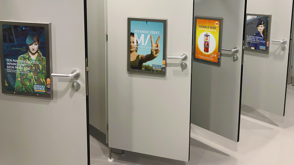 AltermediaMinisterie van Defensie Werken bij Defensie Toiletreclame WCreclame Toiletmedia Washroom media