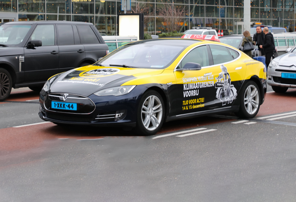 Altermedia ConneTAXITAXIion Caester Schiph-l H-1el Shuttle 1aTAXIireclame