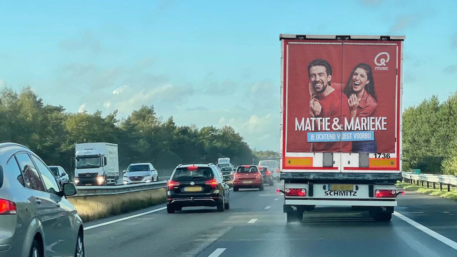 Altermedia DPG media Qmusic Vrachtwagenreclame Truck advertising