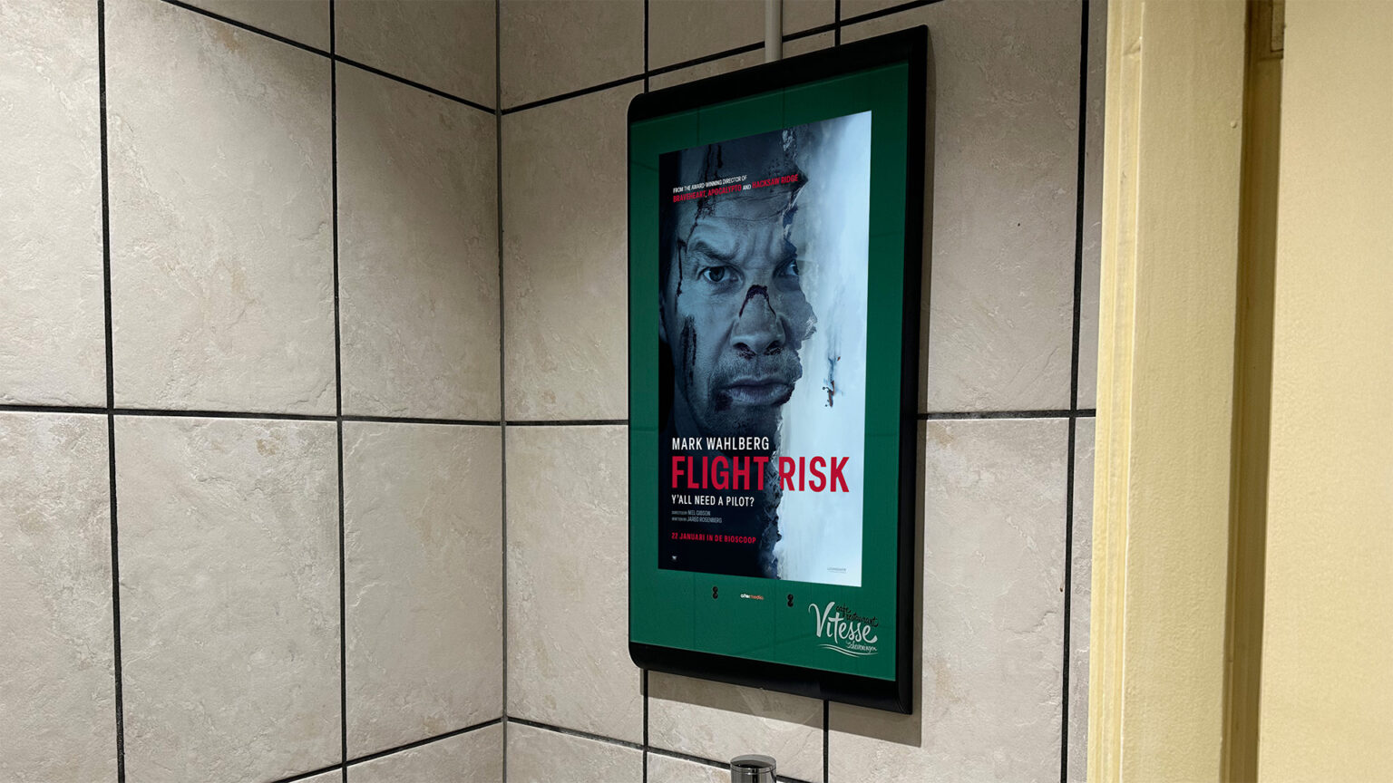 FLIGHT RISK websitefoto 02
